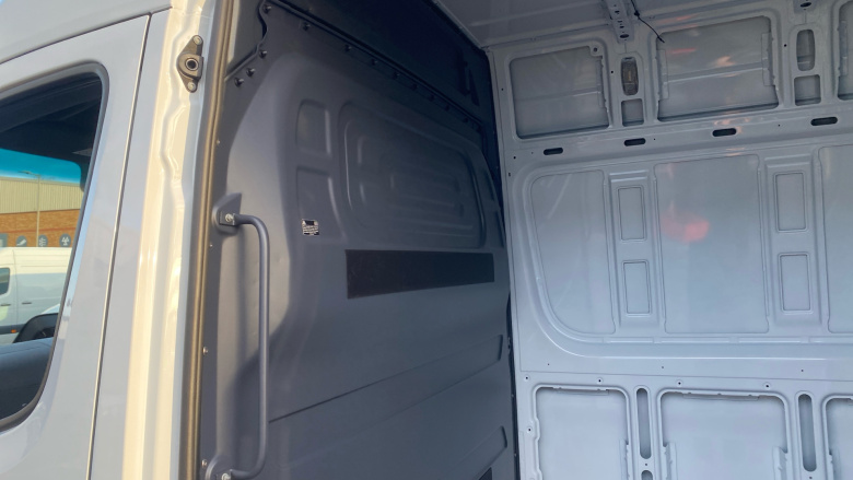 Mercedes-Benz Sprinter 315Cdi L2 Diesel Rwd 3.5t H2 Pro Van